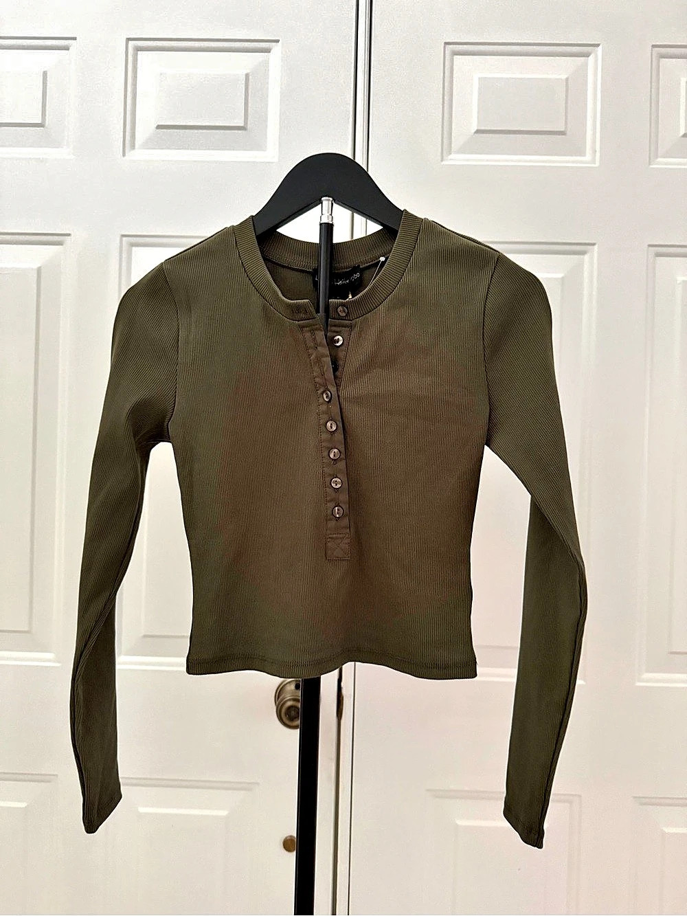 House of Harlow 1960 Long Sleeve Henley in Green Size XS NWT
